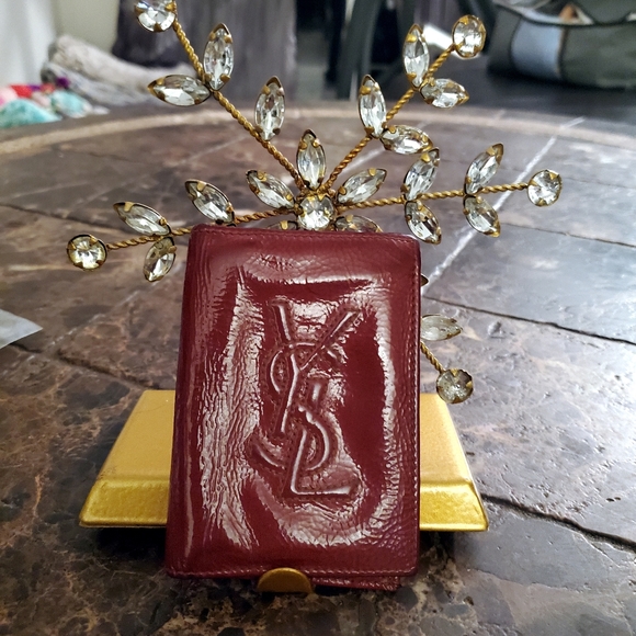 Yves Saint Laurent San Lorenzo Burgundy Patent Leather small  Bifold Wallet - Picture 3 of 11